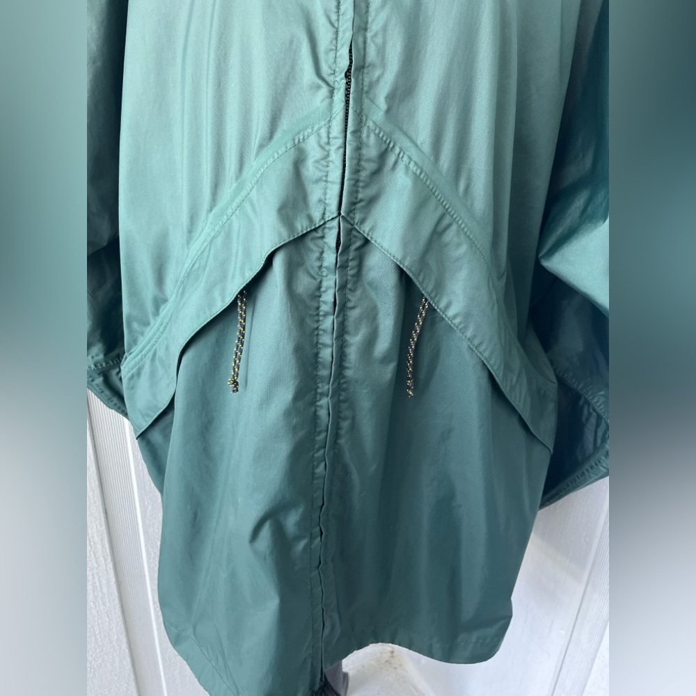 L.L.Bean Outdoors Men’s Large Green Hooded Rain Jacket Lightweight Shell - Picture 7 of 12